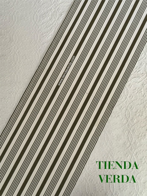 Azura in Olive