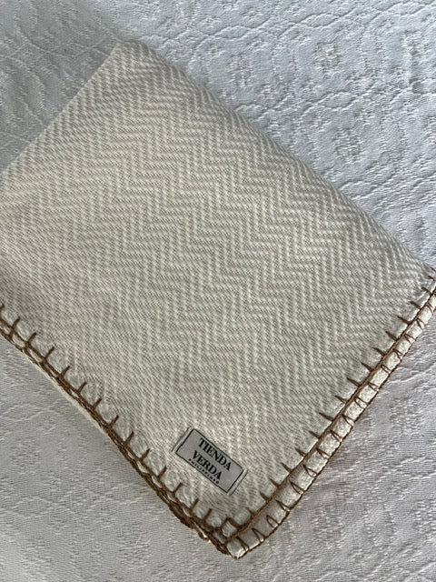 Trambia Blanket with Crocheted Edges (Cream/Dark Mocha)