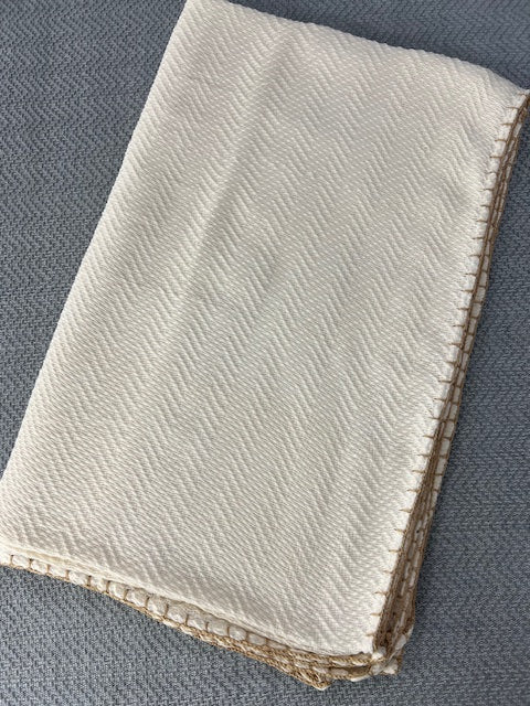 Trambia Blanket with Crocheted Edges (Cream/Mocha)