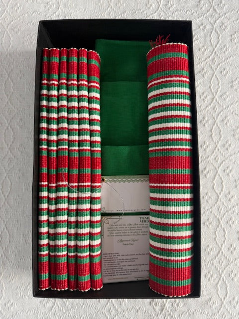 Paskua | 6-Seater | Runner, Placemats, & Napkins Gift Box