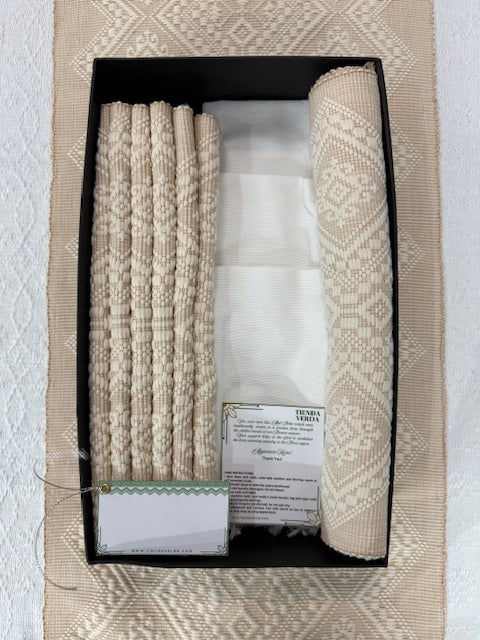 Sandy | 6-Seater | Pinilian Runner, Placemats, & Napkins Gift Box