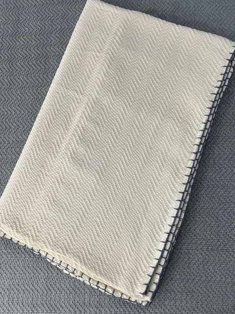 Trambia Blanket with Handsewn Edges (Cream/Blue Gray)